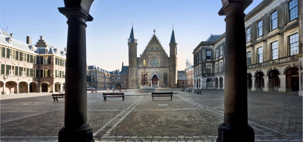 Visit the Binnenhof with the Tourist Day Ticket